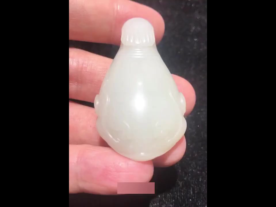 籽玉鱼形佩,憨态可掬的天然美玉