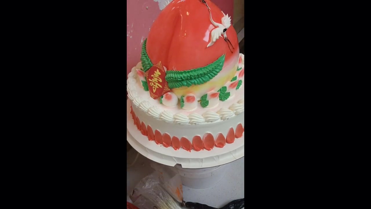 寿桃蛋糕裱花艺术,完美呈现奶油魅力