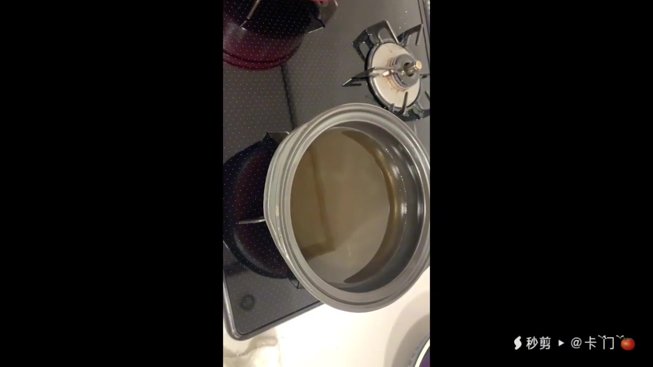 乌冬面与鸡蛋的奇妙搭配,带你了解日本料理的独特风味
