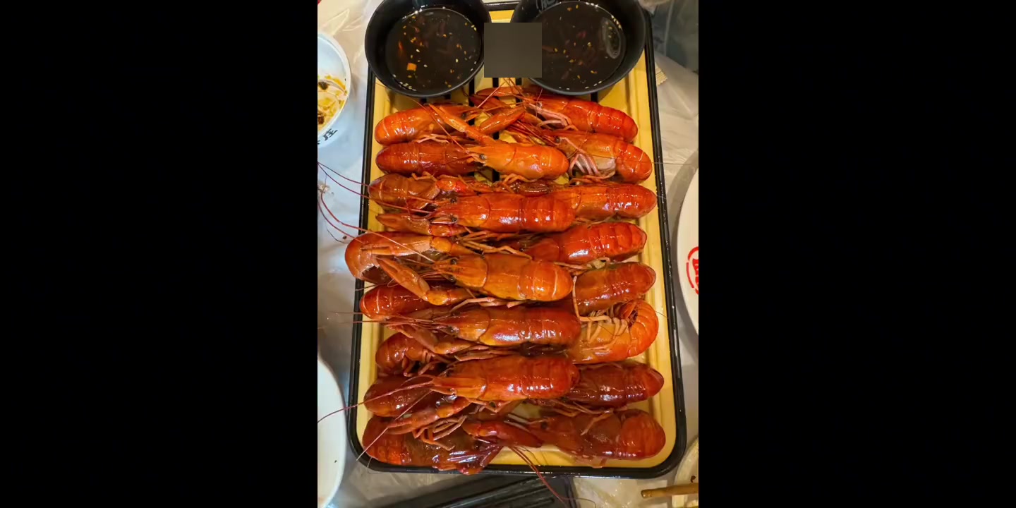 武汉小龙虾第一名,肥肥虾庄吃大餐!