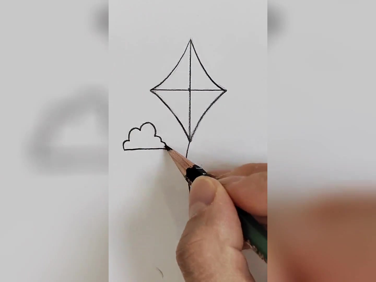 风筝简笔画教程,轻松学会画可爱风筝