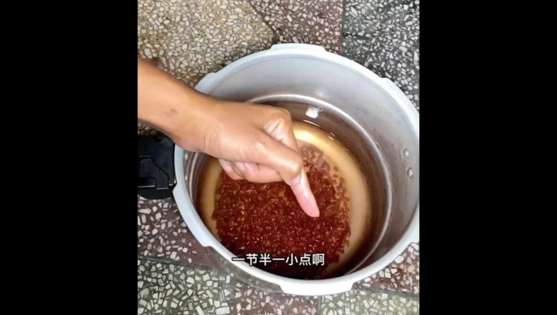红豆黑米粥,简单步骤教你做营养早餐